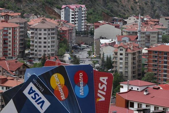 Vatandaş Kartla Geçinmeye Çalışıyor